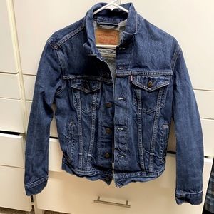 Levi’s denim trucker jean jacket small
